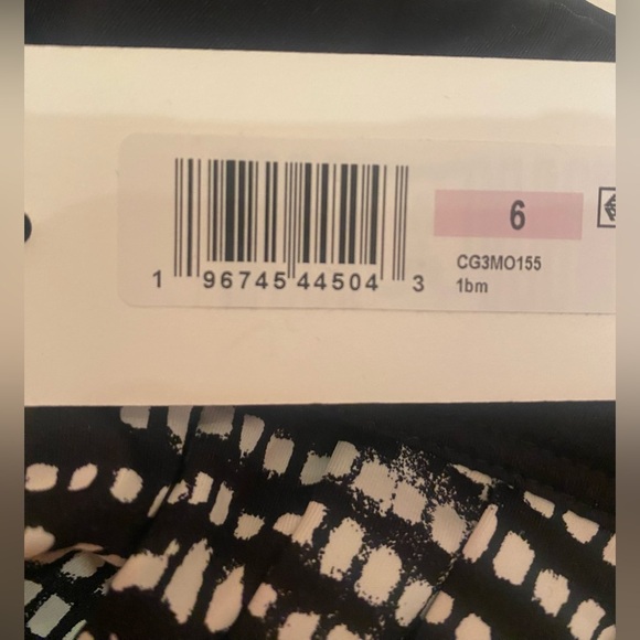 NWT Calvin Klein Woman’s Full Coverage Pleated Panel One Piece Swimsuit Size 6 - Picture 9 of 13